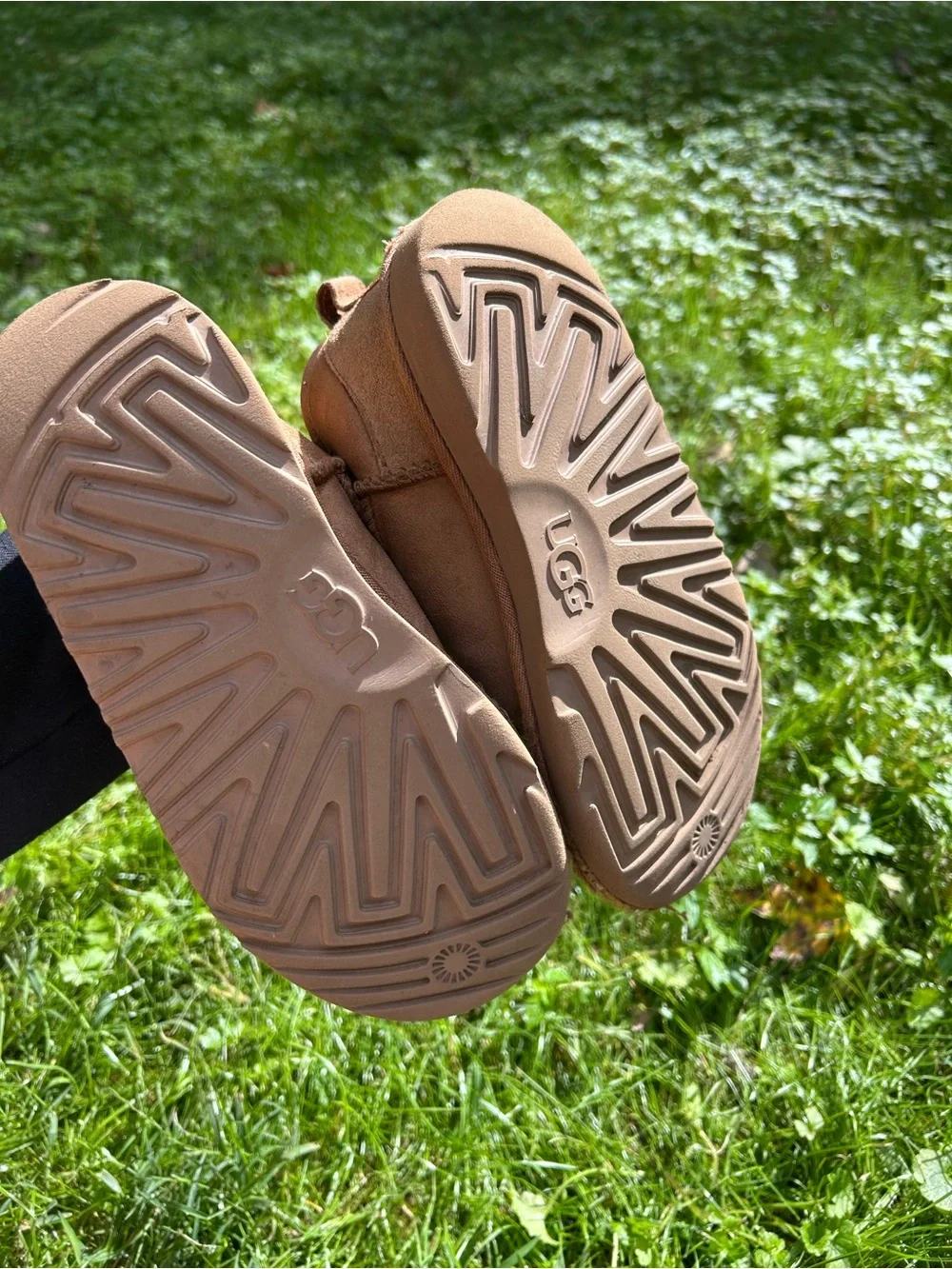 UGG easy slip
